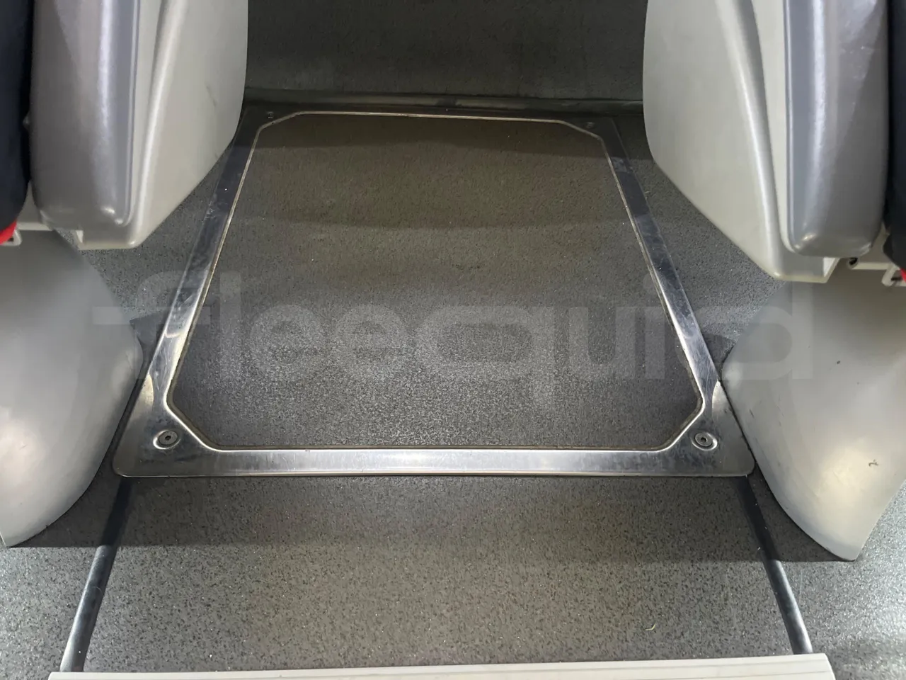 Irizar i6 14.37/480 - EUR5 - 353kW - 13.870m - floor hatches photo