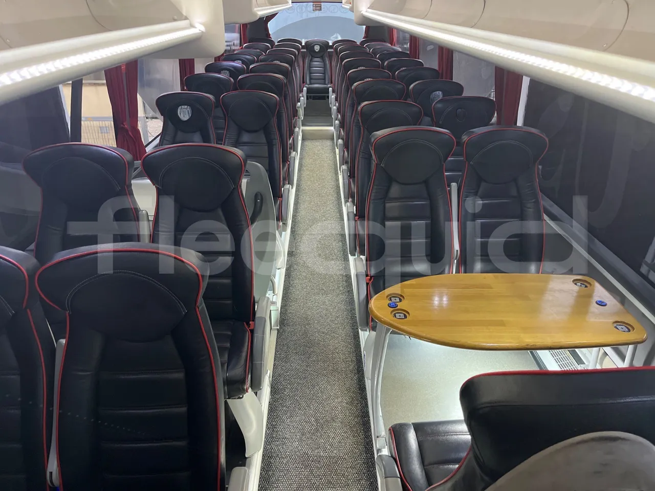 Irizar i6 14.37/480 - EUR5 - 353kW - 13.870m - reverse view middle aisle