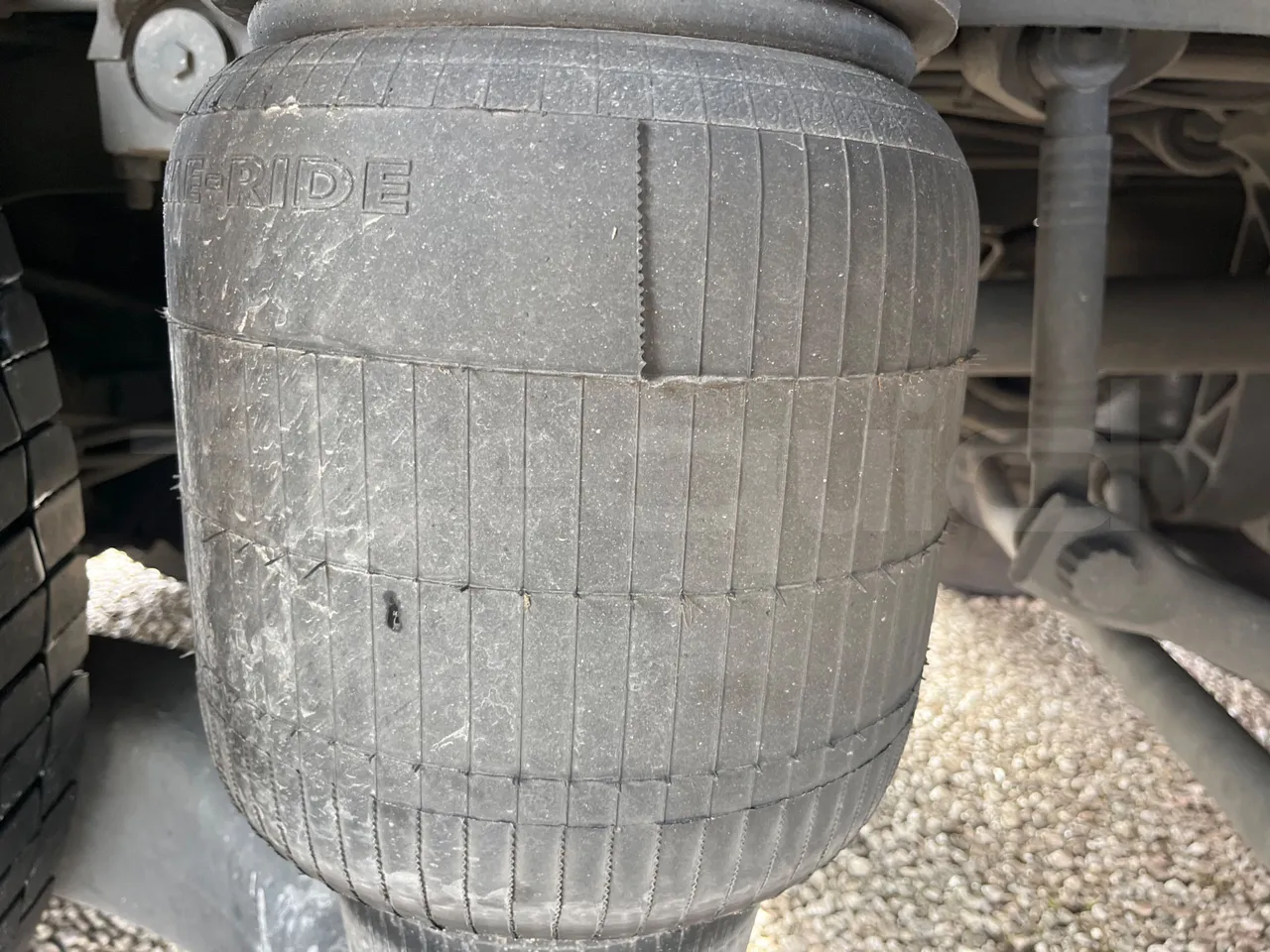 Irizar i6 14.37/480 - EUR5 - 353kW - 13.870m - axle 3 air springs 1 left