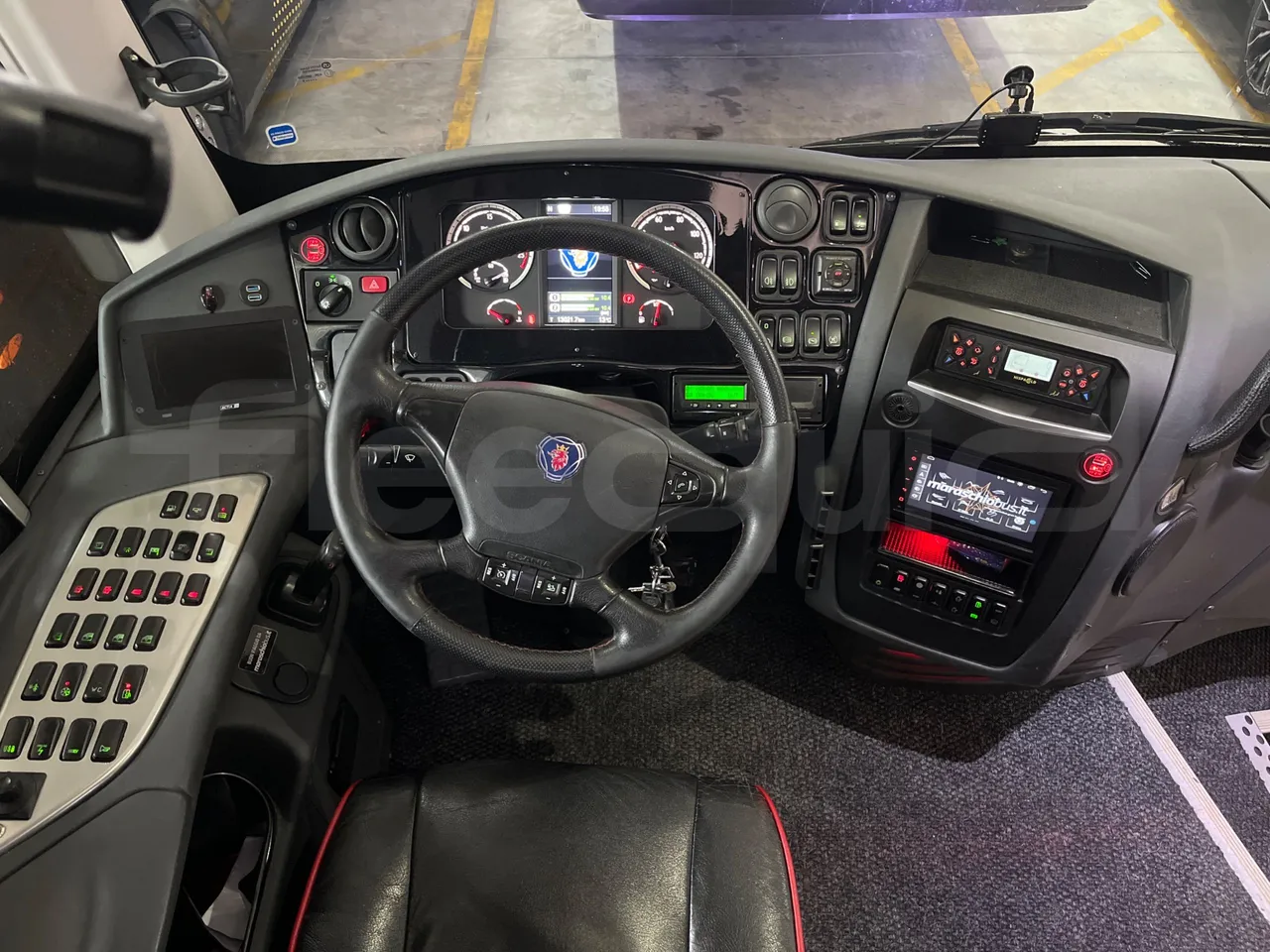 Irizar i6 14.37/480 - EUR5 - 353kW - 13.870m - steering wheel photo