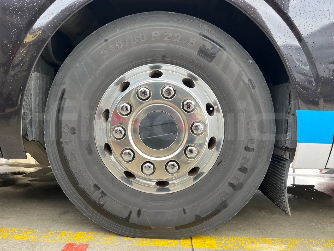 Irizar i6 14.37/480 - EUR5 - 353kW - 13.870m - front left tire measurements