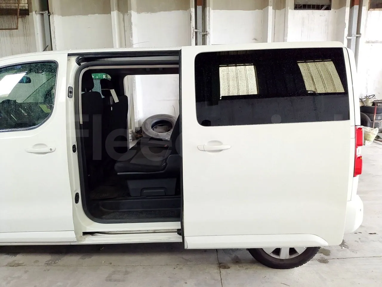 Citroën Spacetourer Jumpy - Euro6 - kw110 - 4.9mt - front door 2 open