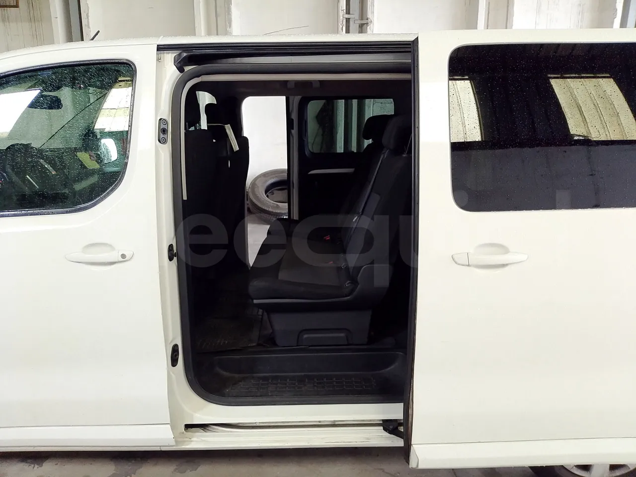 Citroën Spacetourer Jumpy - Euro6 - kw110 - 4.9mt - front door 3 open