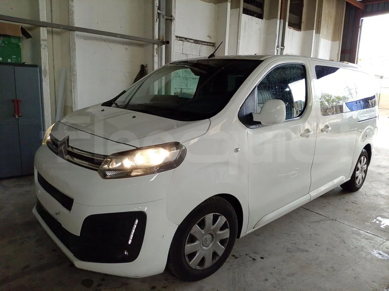 Citroën Spacetourer Jumpy - Euro6 - kw110 - 4.9mt - 3/4 front left