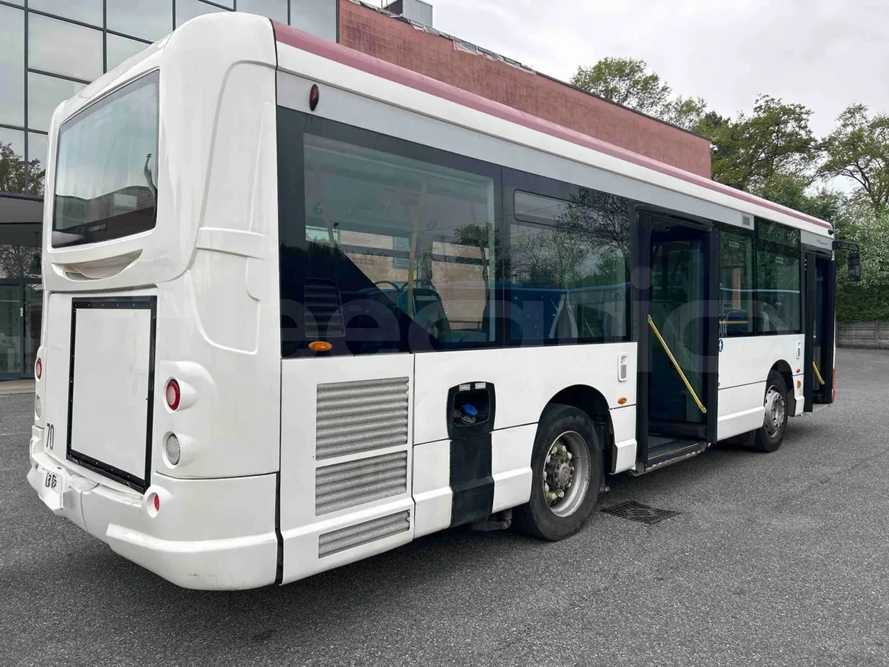 Heuliez GX127 GX127  - Euro5 - 160kW - 9.420mt - 3/4 right rear doors open