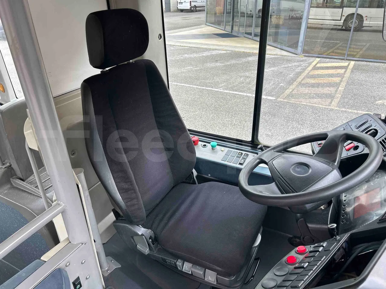 Heuliez GX127 GX127  - Euro5 - 160kW - 9.420mt - driver's seat photo