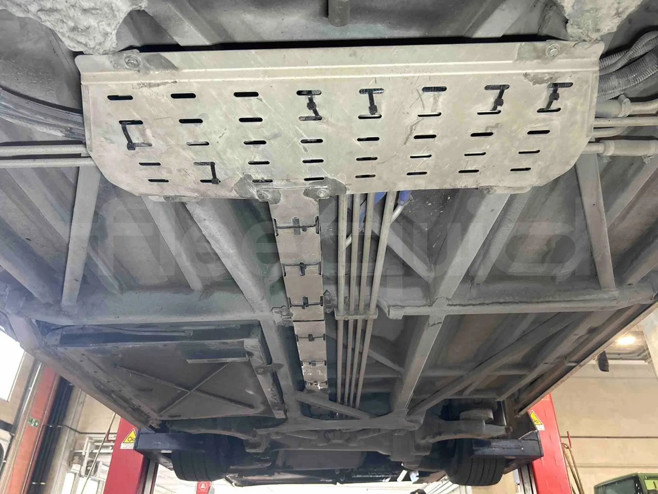 Heuliez GX127 GX127  - Euro5 - 160kW - 9.420mt - central undercarriage photo
