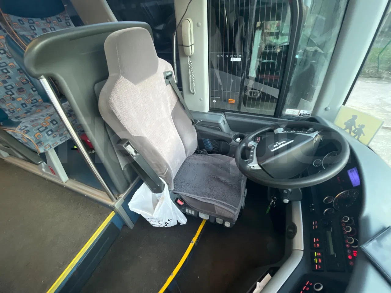 Man Lion's Coach B.2007 - EUR5 - 294kW - 12.000m - driver's seat photo