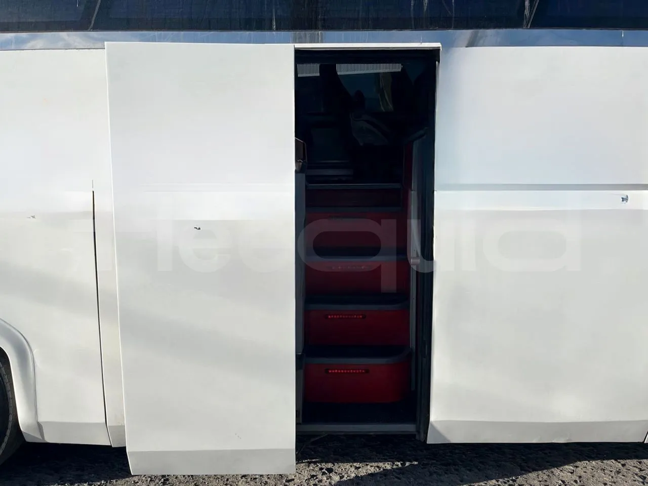 Iveco 397E 397E12.45 - Euro4 - 331kW - 12.850mt - front door 2 open