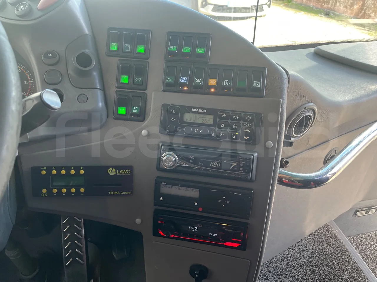 Iveco 397E 397E12.45 - Euro4 - 331kW - 12.850mt - radio accessories photo