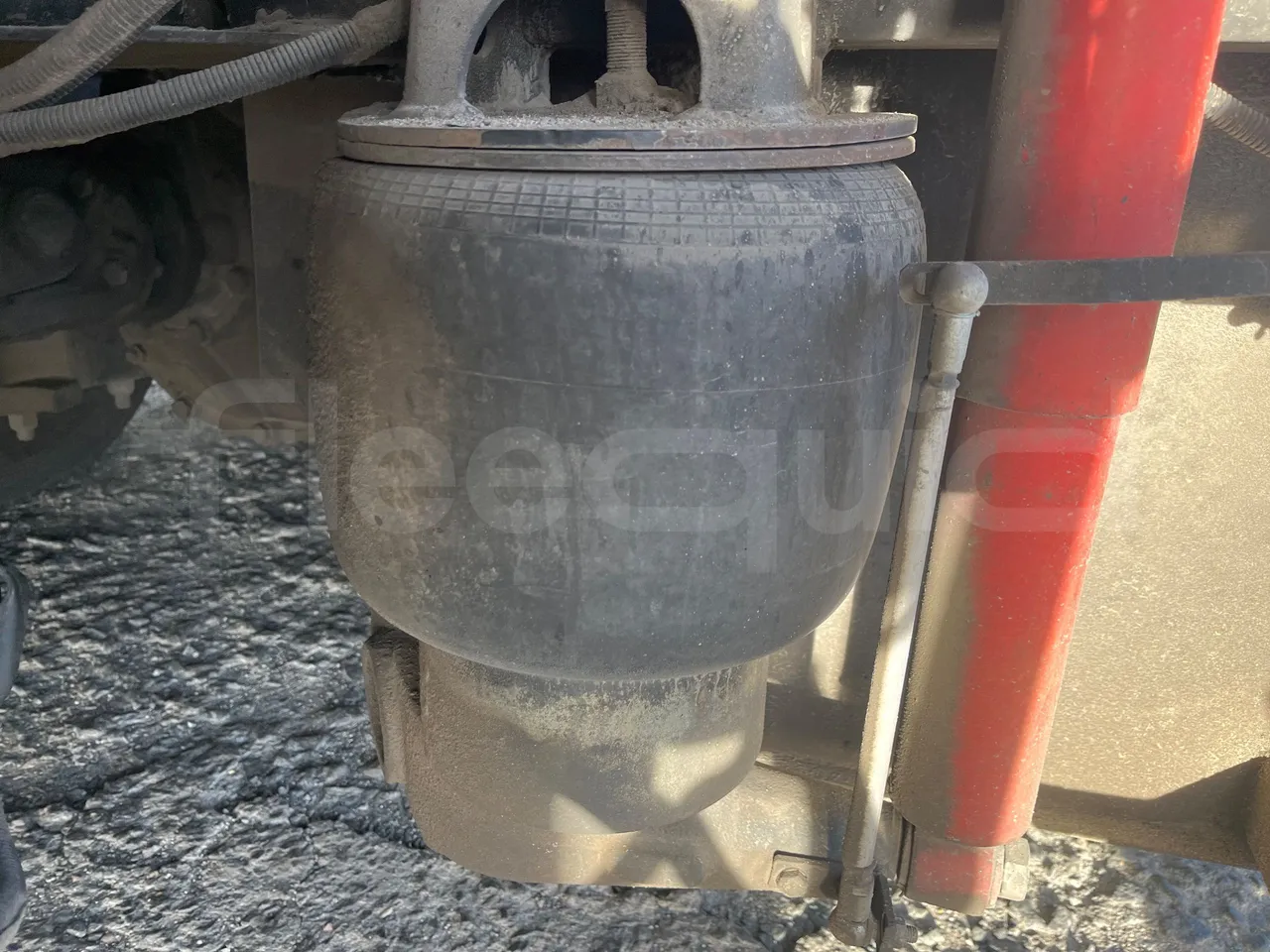 Iveco 397E 397E12.45 - Euro4 - 331kW - 12.850mt - axel 2 air springs 2 left