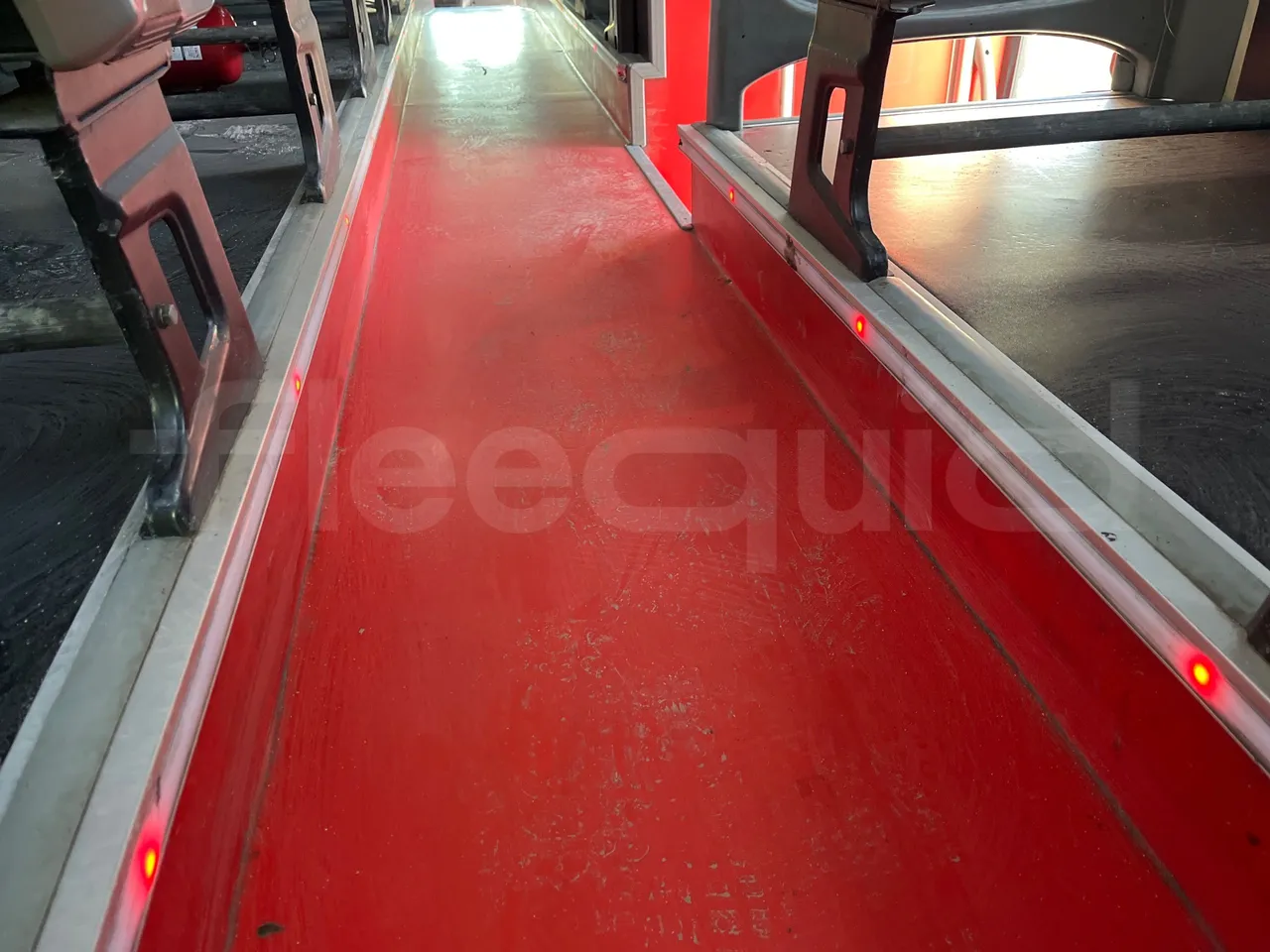 Iveco 397E 397E12.45 - Euro4 - 331kW - 12.850mt - seat brackets photo