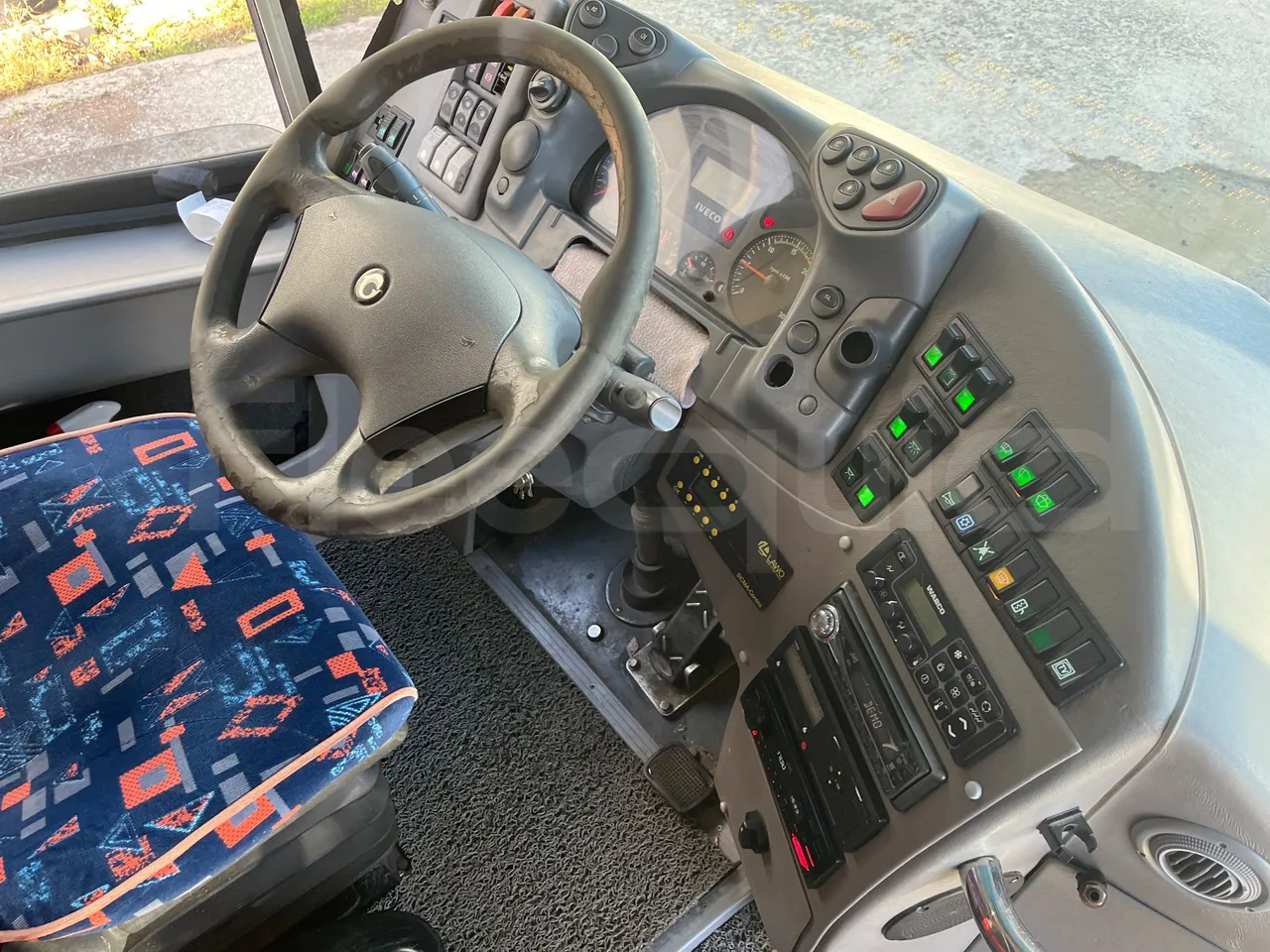 Iveco 397E 397E12.45 - Euro4 - 331kW - 12.850mt - buttons panels on