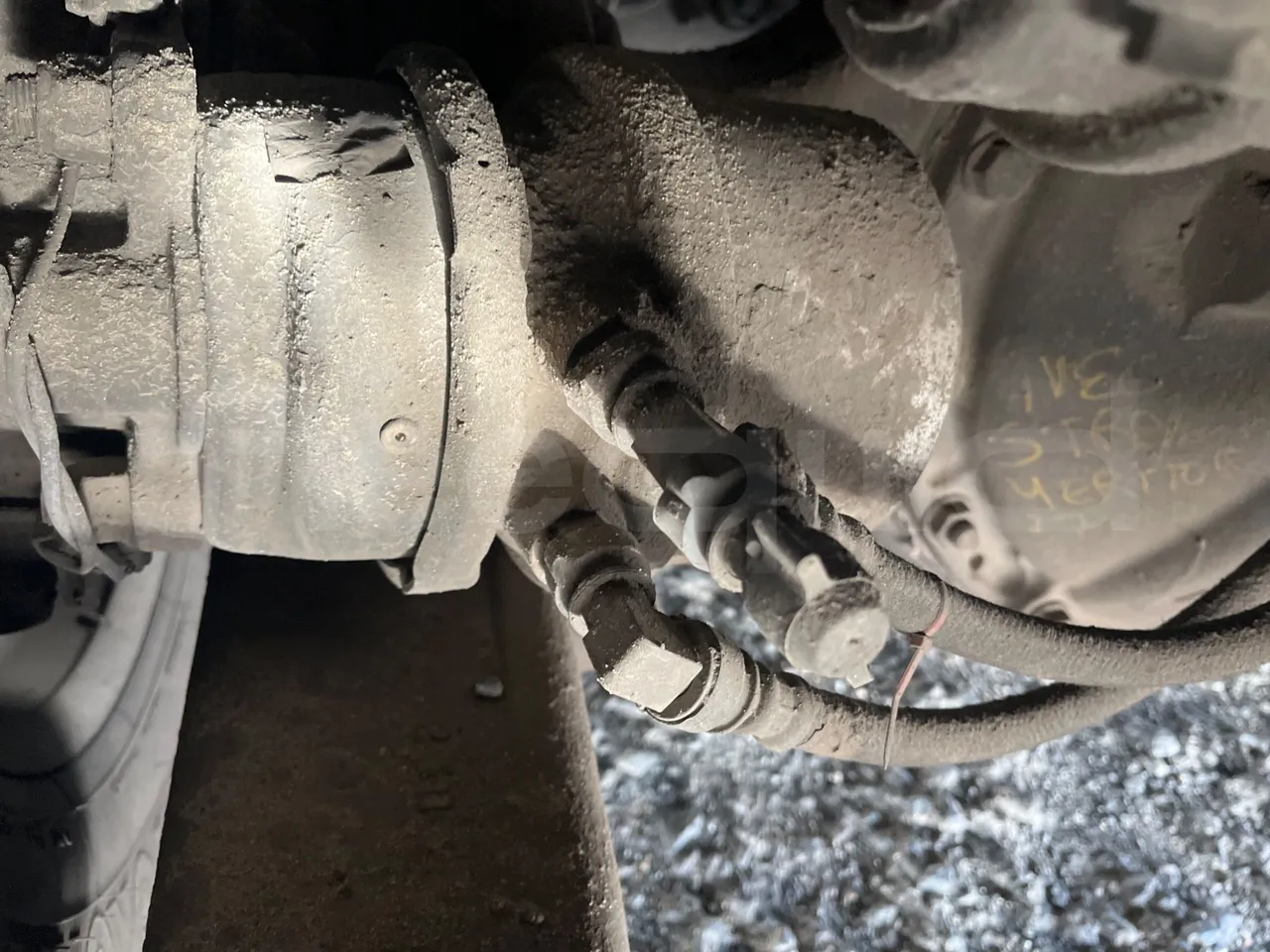 Iveco 397E 397E12.45 - Euro4 - 331kW - 12.850mt - axle 2 caliper brakes right