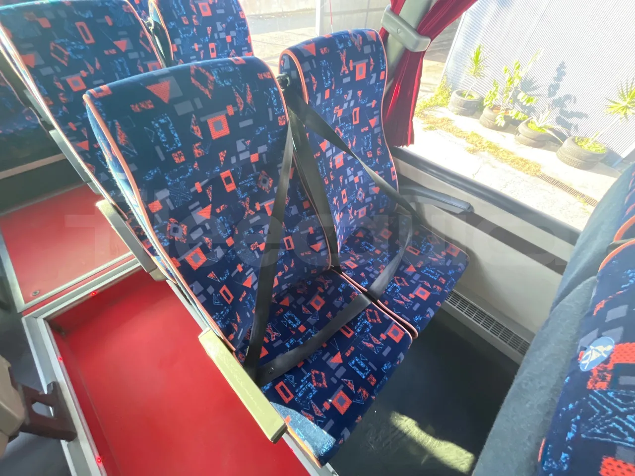 Iveco 397E 397E12.45 - Euro4 - 331kW - 12.850mt - single seat detail