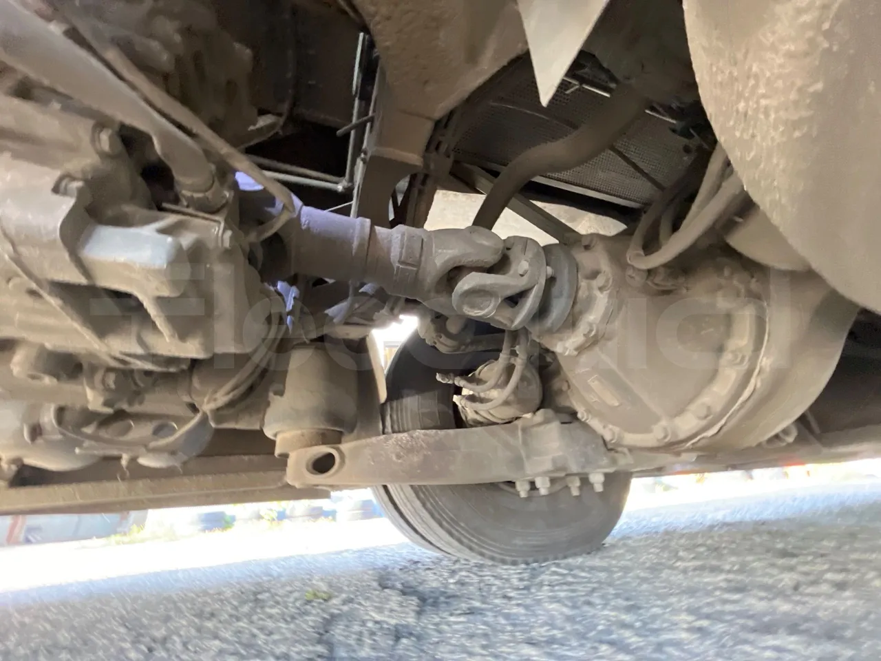 Iveco 397E 397E12.45 - Euro4 - 331kW - 12.850mt - driveshaft photo