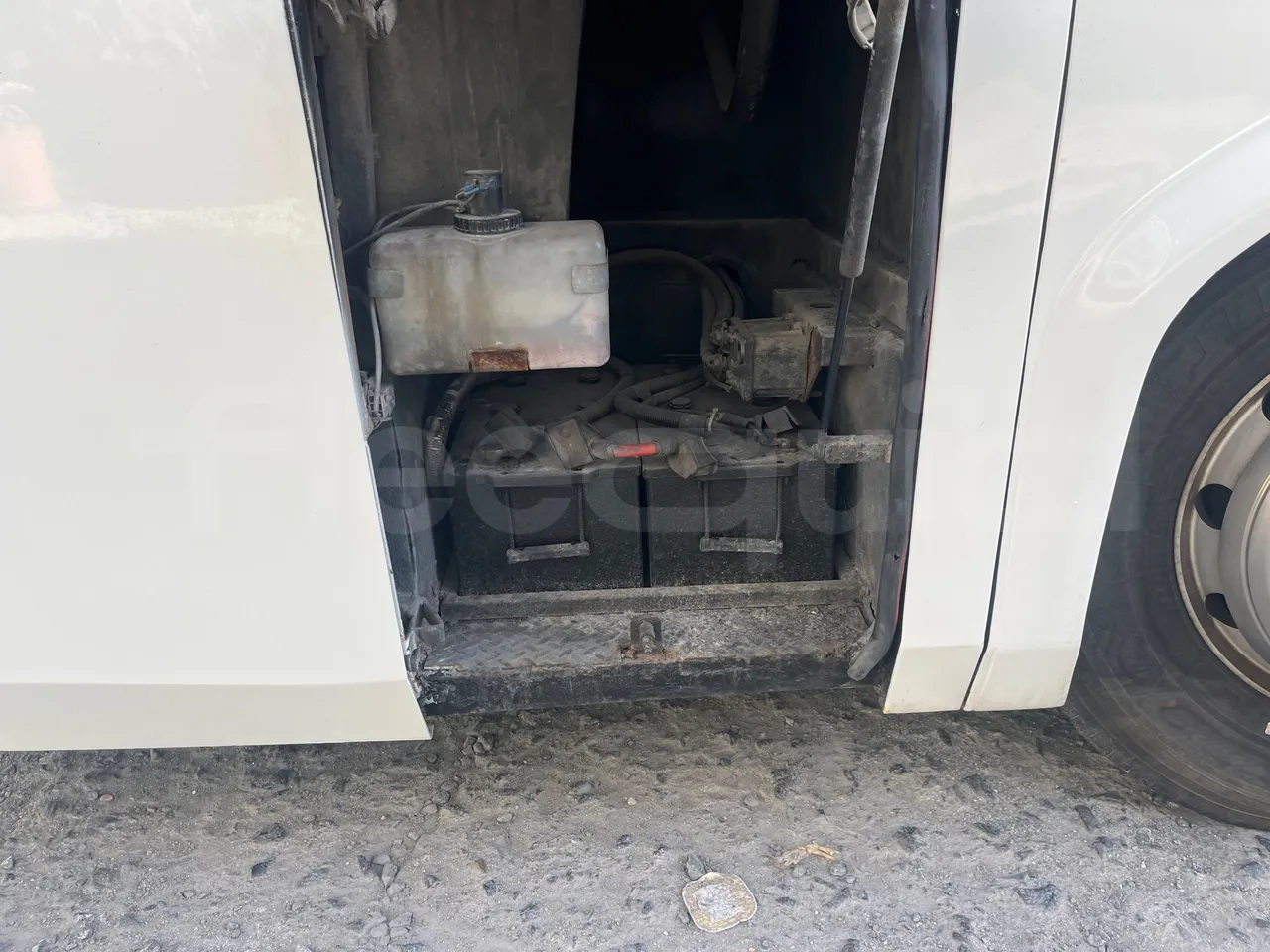 Iveco 397E 397E12.45 - Euro4 - 331kW - 12.850mt - external compartments photo