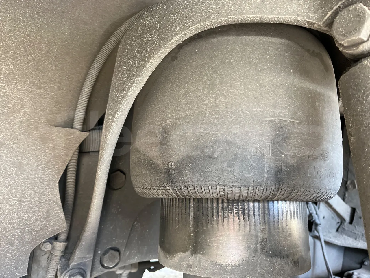 Iveco 397E 397E12.45 - Euro4 - 331kW - 12.850mt - front air springs right