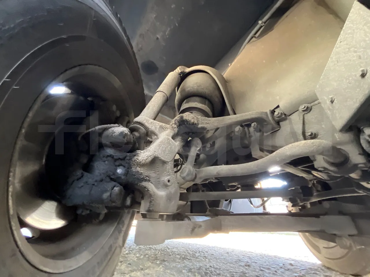 Iveco 397E 397E12.45 - Euro4 - 331kW - 12.850mt - front shock absorbers left