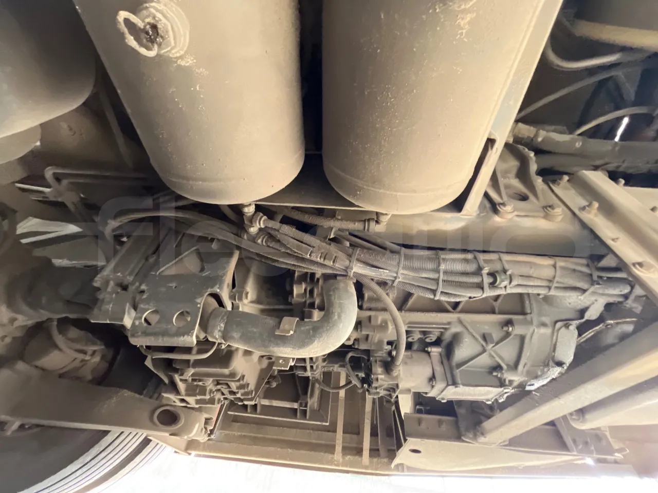 Iveco 397E 397E12.45 - Euro4 - 331kW - 12.850mt - gearbox photo