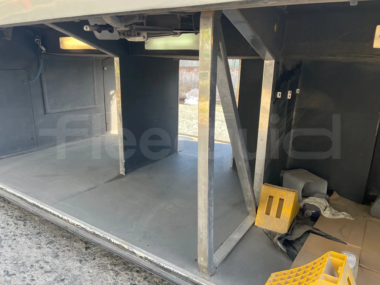 Iveco 397E 397E12.45 - Euro4 - 331kW - 12.850mt - internal frame rust check