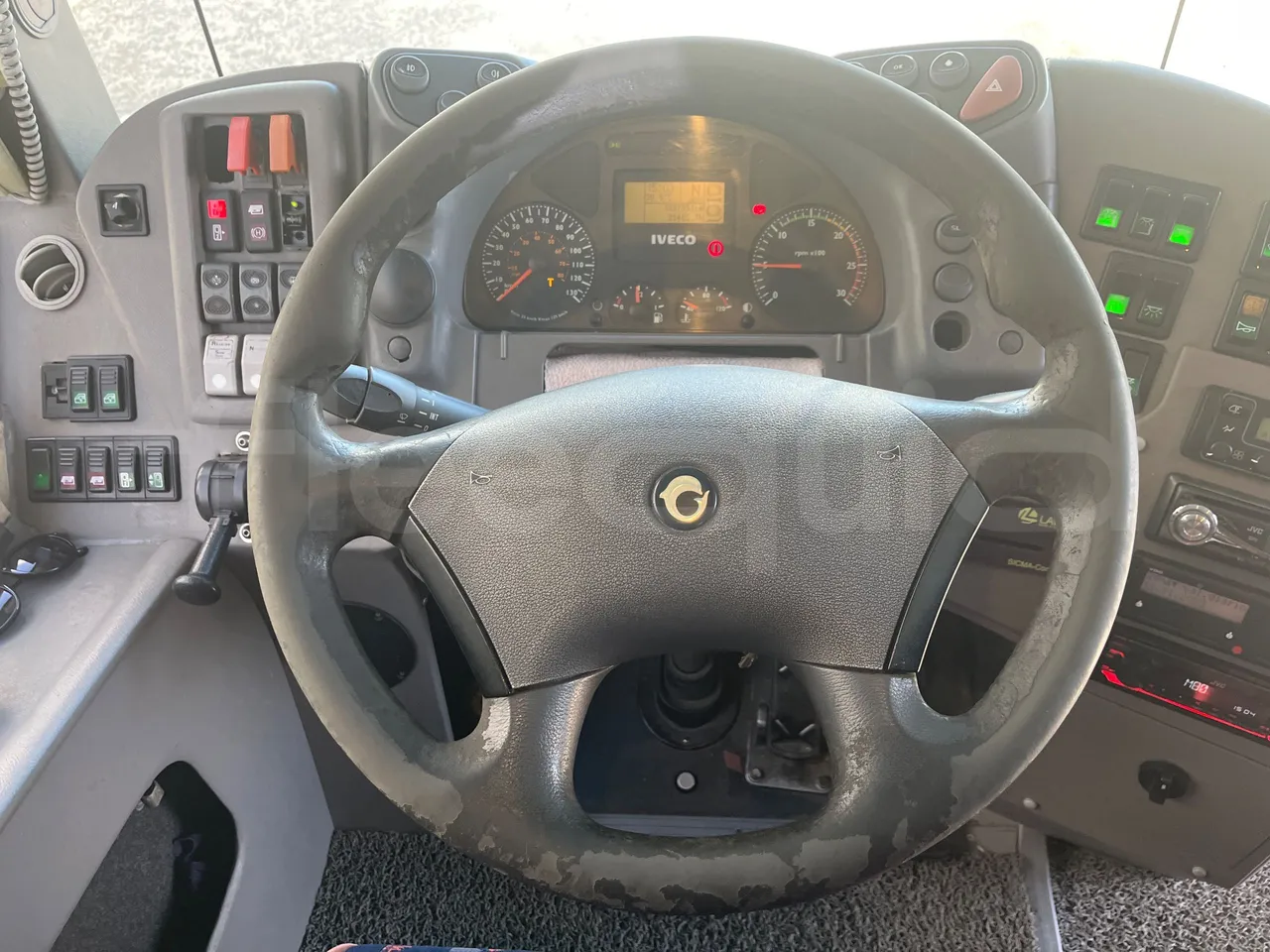 Iveco 397E 397E12.45 - Euro4 - 331kW - 12.850mt - steering wheel photo