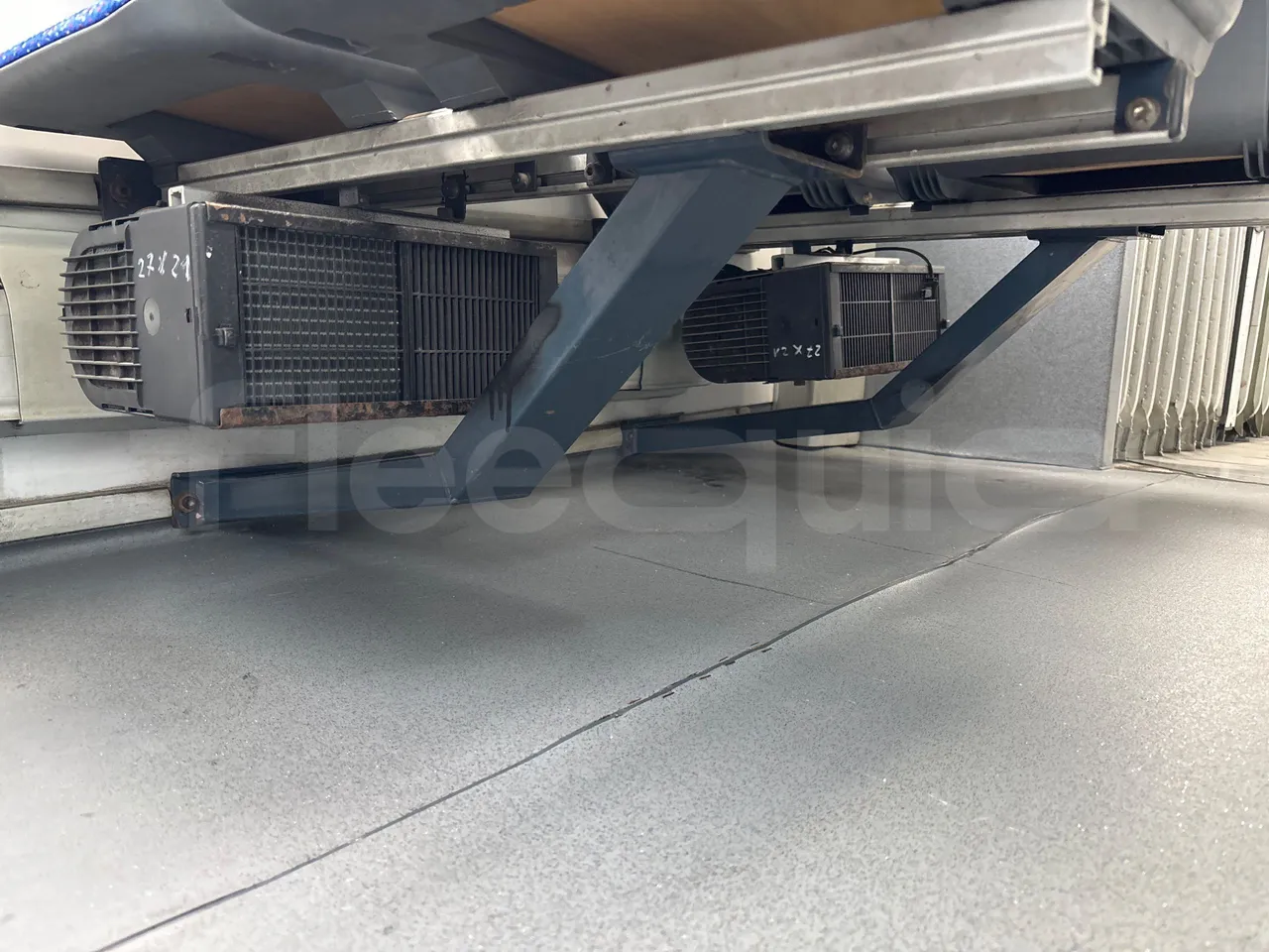 Solaris Urbino 18 -EUR3 - 231kW - 18m - seat brackets photo