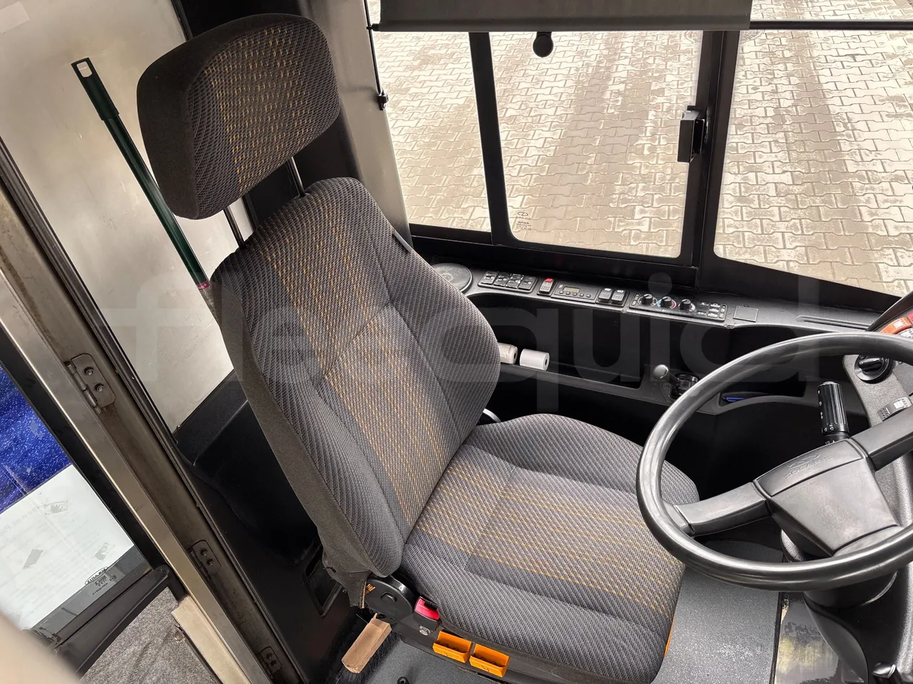 Solaris Urbino 18 -EUR3 - 231kW - 18m - driver's seat photo