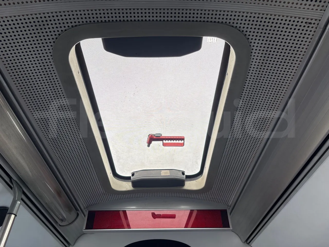 Solaris Urbino 18 -EUR3 - 231kW - 18m - roof hatch 3