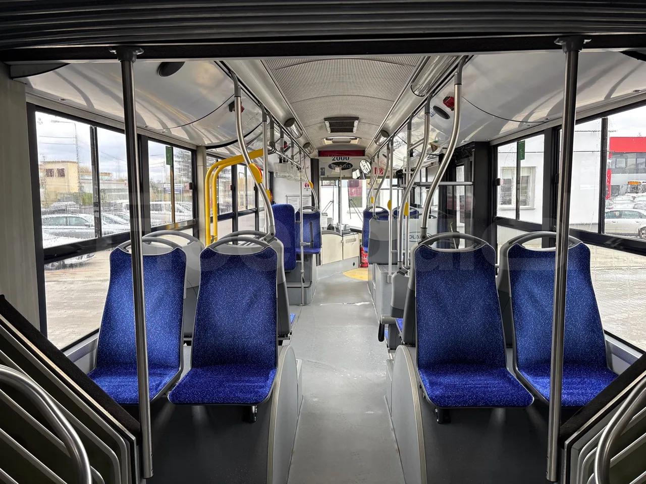 Solaris Urbino 18 -EUR3 - 231kW - 18m - forward view middle aisle