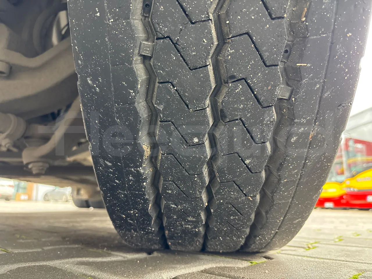 Solaris Urbino 18 -EUR3 - 231kW - 18m - tread condition front tires left