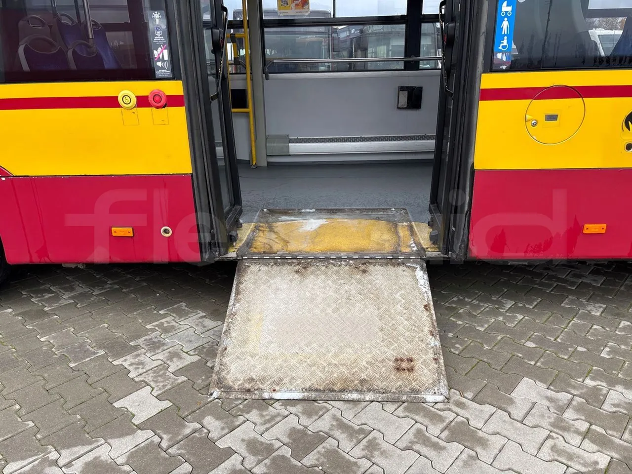 Solaris Urbino 18 -EUR3 - 231kW - 18m - platform open photo