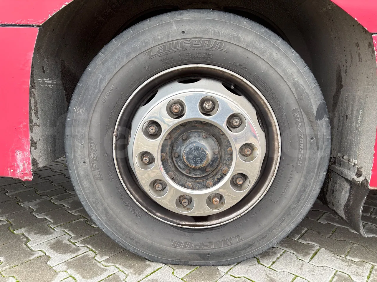 Solaris Urbino 18 -EUR3 - 231kW - 18m - front left tire measurements