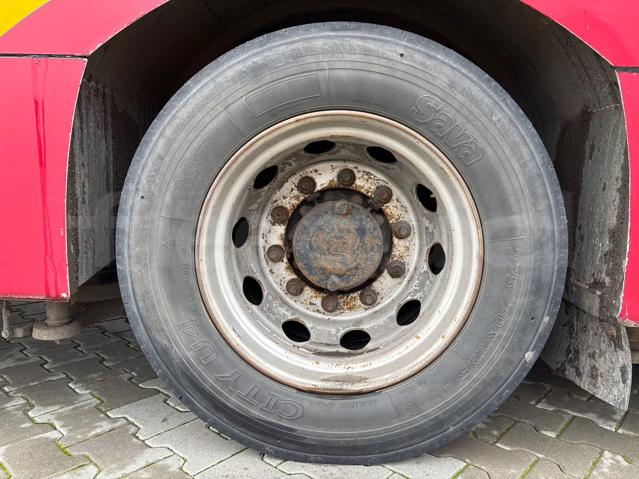 Solaris Urbino 18 -EUR3 - 231kW - 18m - rear left tire photo