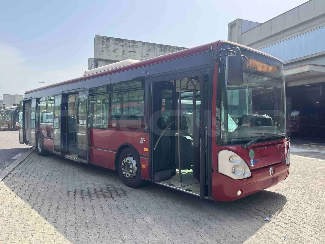 Iveco Citelis - 3/4 Front Right Side Doors Open