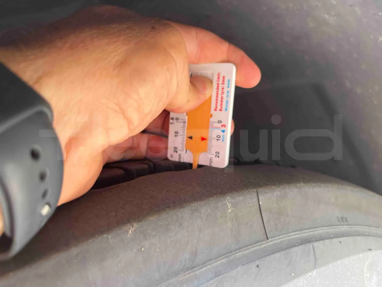 Iveco Citelis - First Axle Left Side: Tyre Thickness