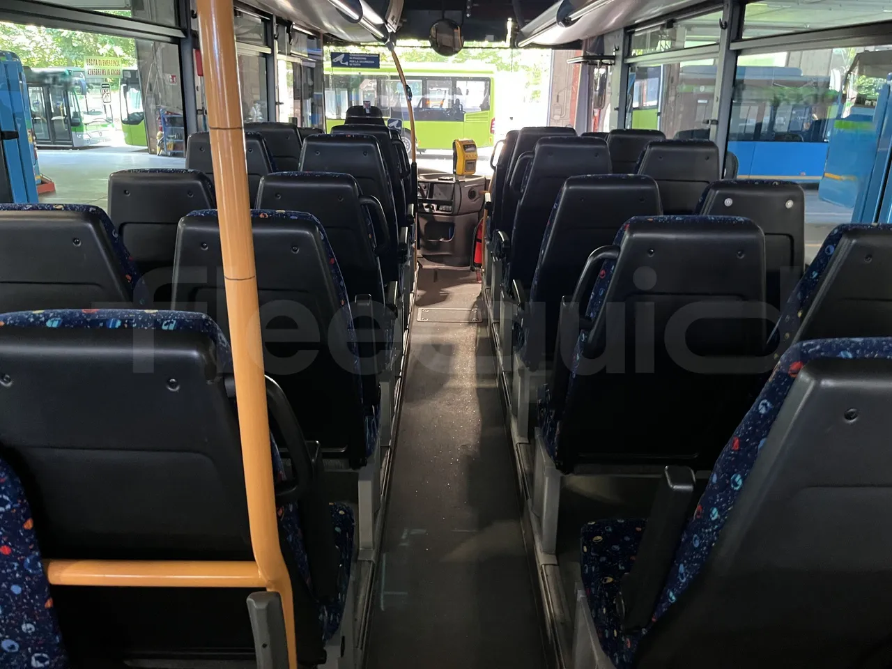 Iveco Crossway - Forward Seats From Middle Position