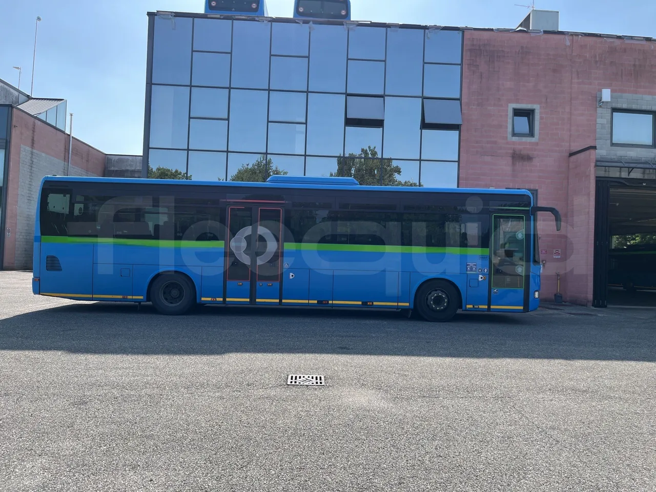 Iveco Crossway - Right Side