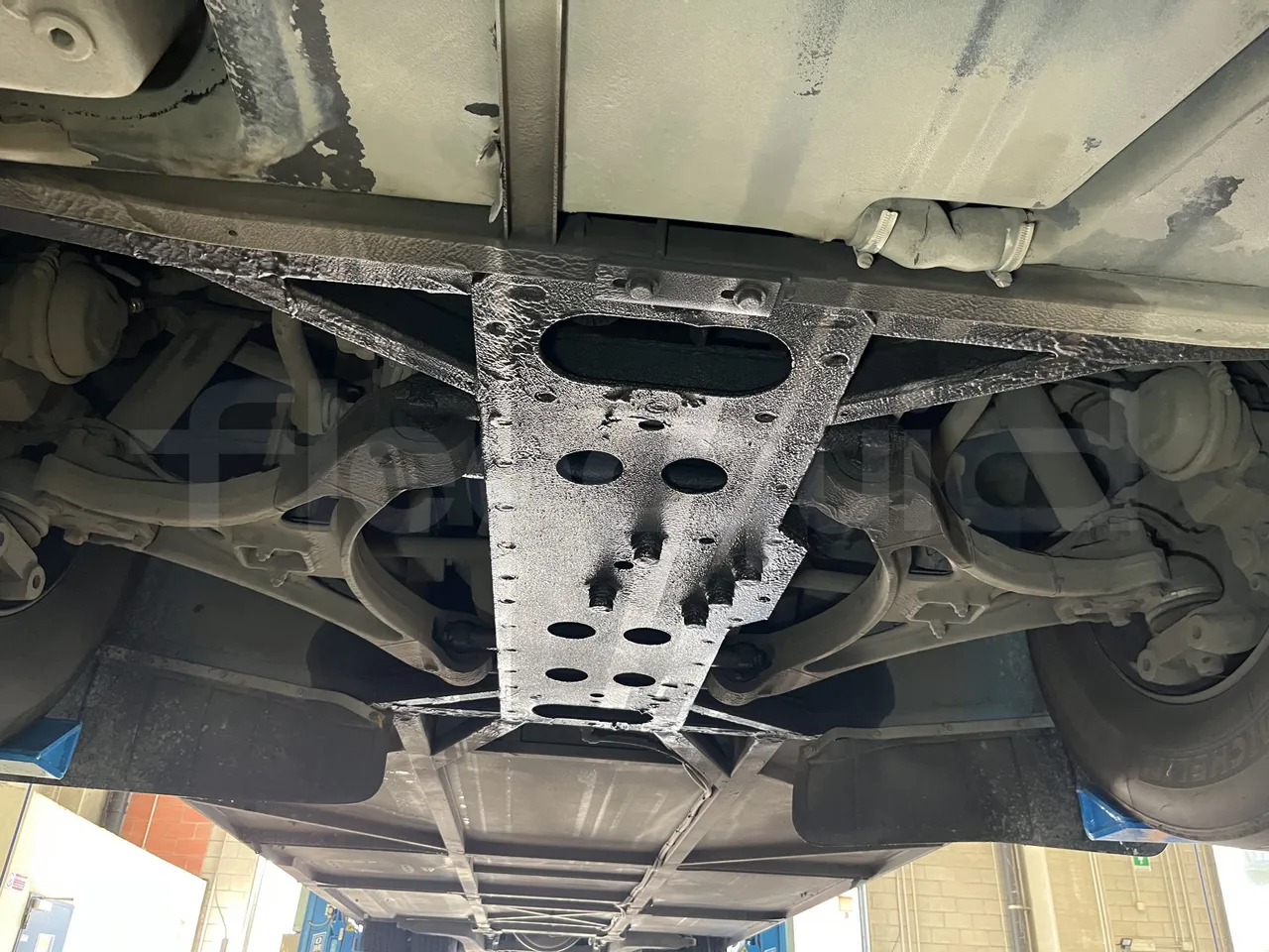 Iveco Crossway - Third Axle Left Side: Tyre Size