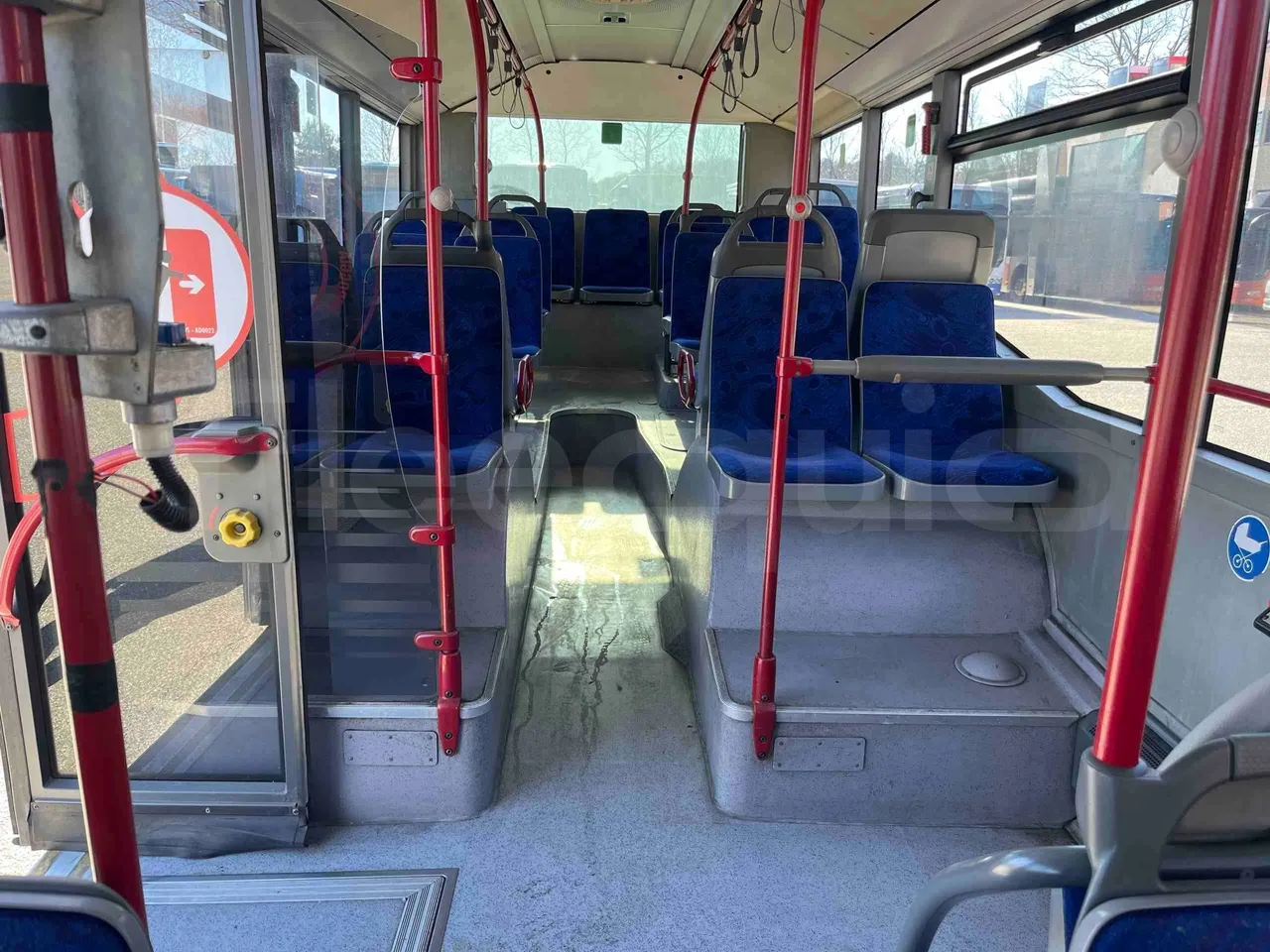 Mercedes-Benz Citaro O530 - Euro4 - 210kW - 11.950m - reverse view middle aisle