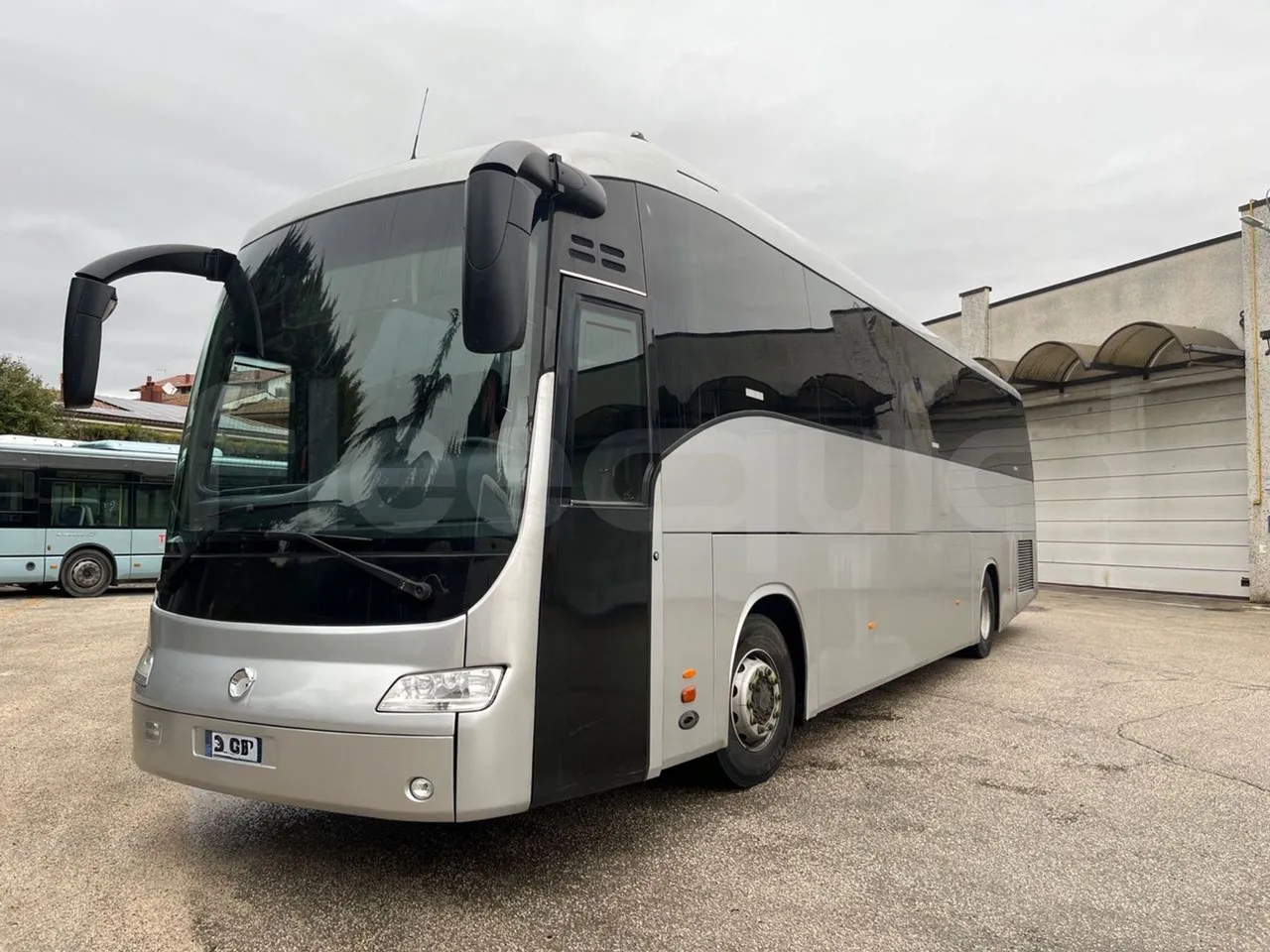 Irisbus 397E.12 397E.12 - Euro5 - 331kW -  12.410mt - 3/4 front left