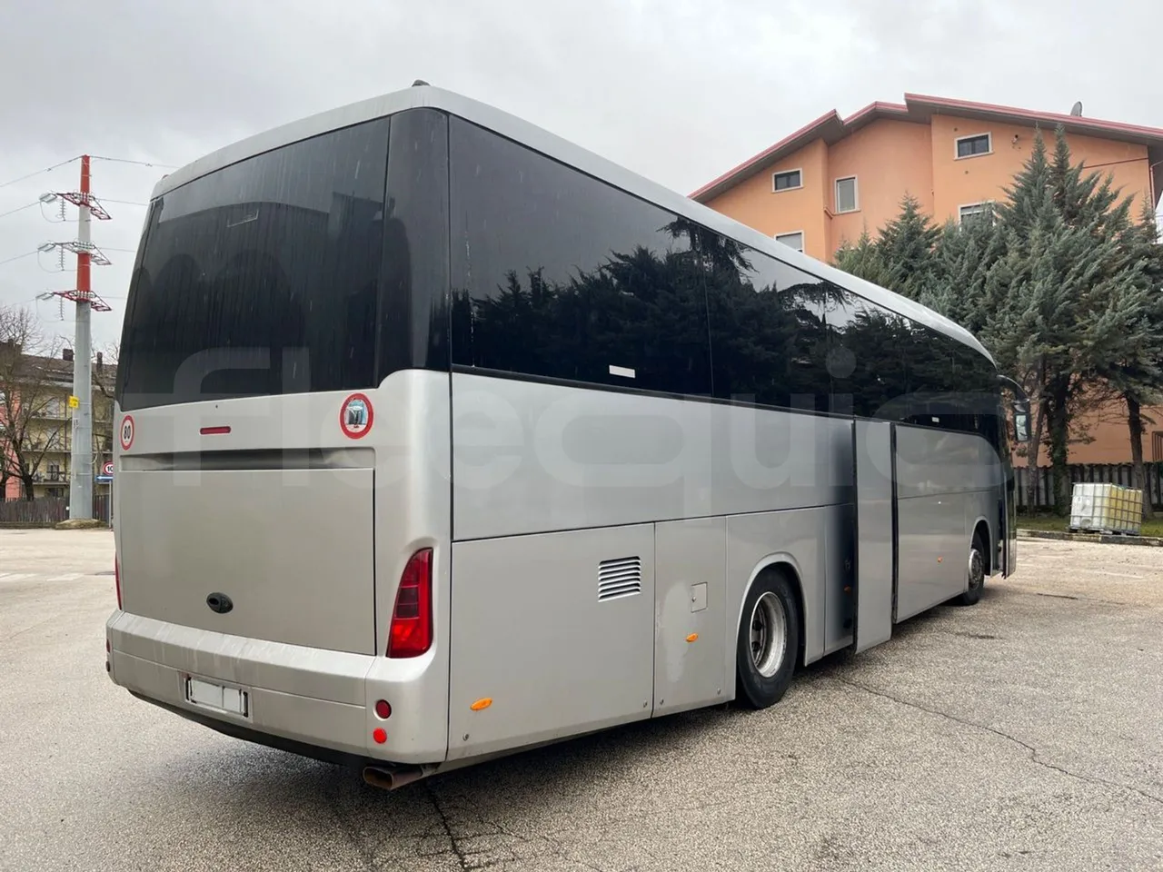 Irisbus 397E.12 397E.12 - Euro5 - 331kW -  12.410mt - 3/4 right rear doors open