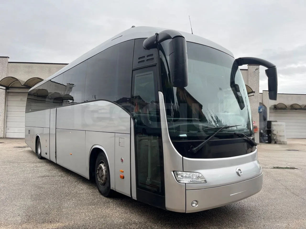 Irisbus 397E.12 397E.12 - Euro5 - 331kW -  12.410mt - Base cover photo