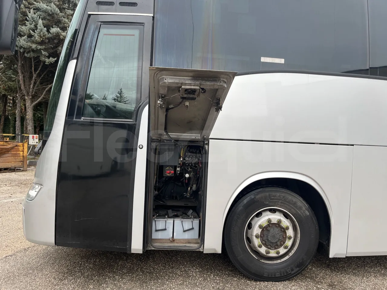 Irisbus 397E.12 397E.12 - Euro5 - 331kW -  12.410mt - external compartments photo
