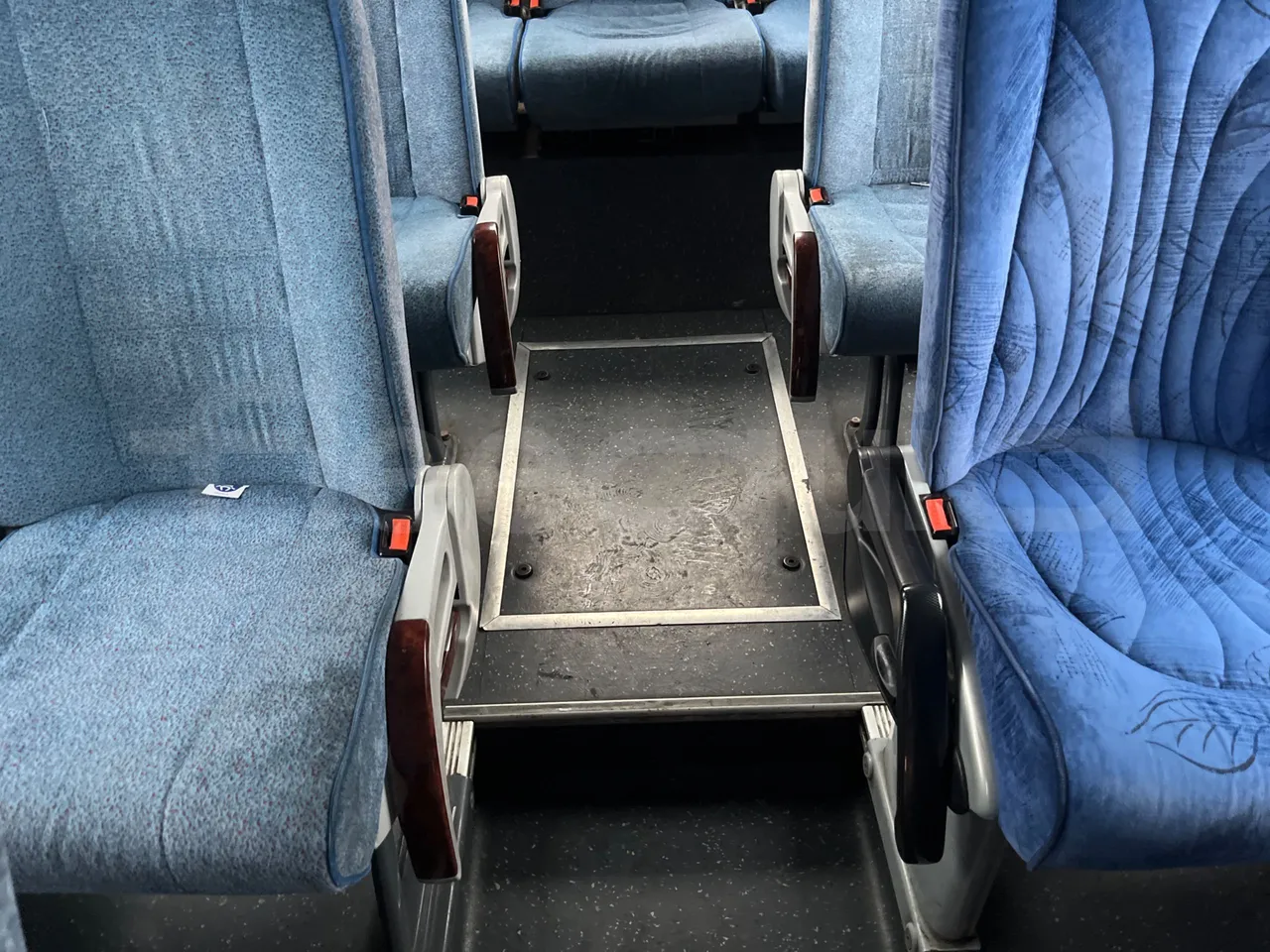 Irisbus 397E.12 397E.12 - Euro5 - 331kW -  12.410mt - floor hatches photo