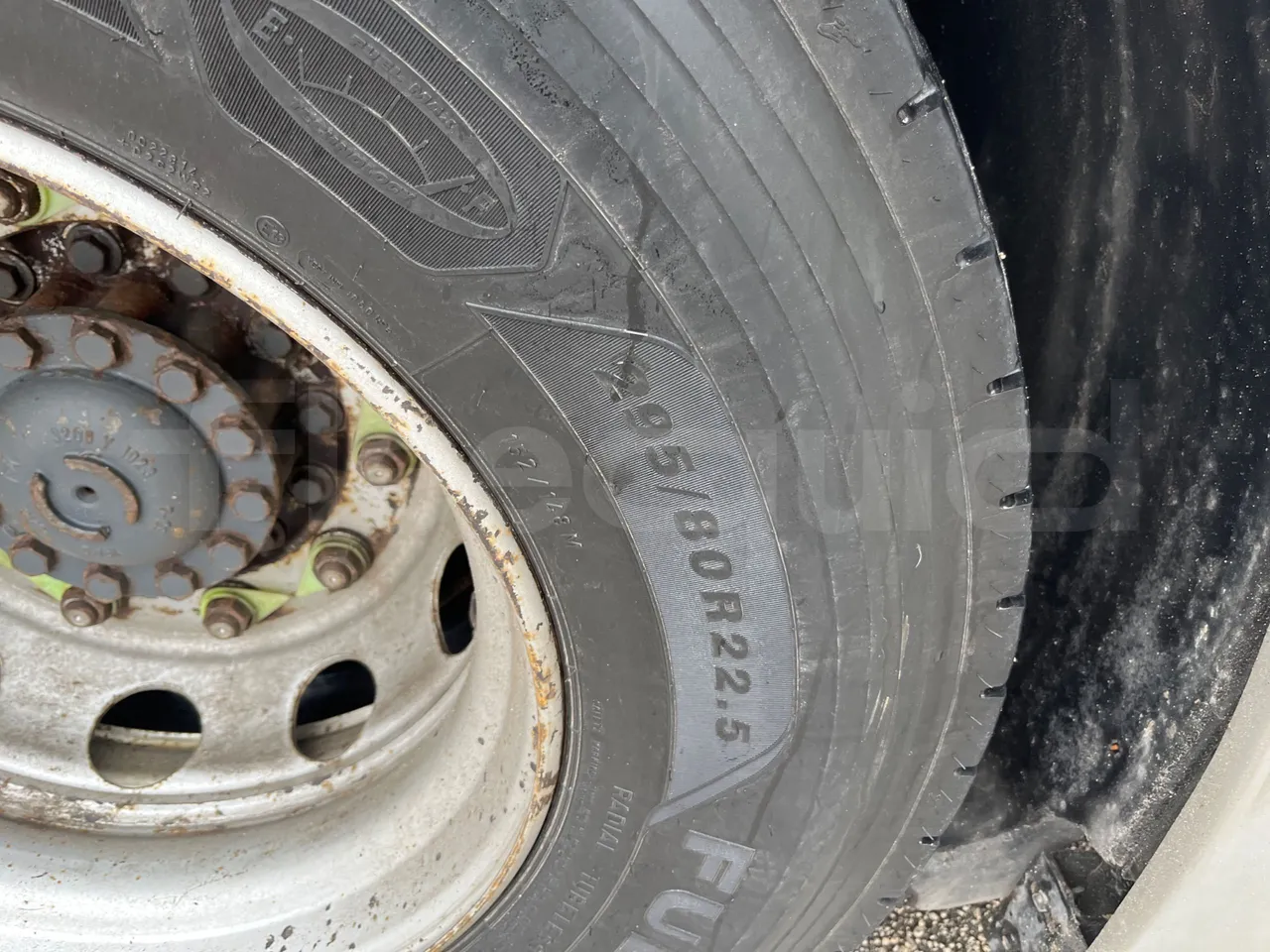 Irisbus 397E.12 397E.12 - Euro5 - 331kW -  12.410mt - tread condition front tires right