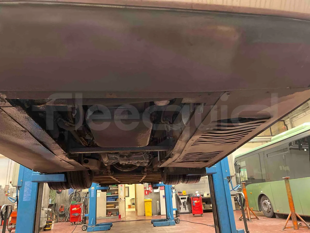 Irisbus 397E.12 397E.12 - Euro5 - 331kW -  12.410mt - axel 3 shock absorbers 2 right