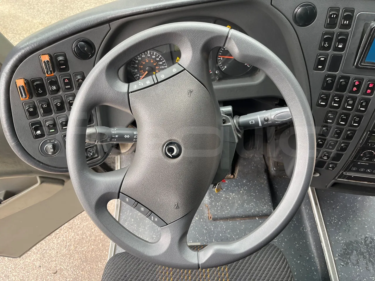 Irisbus 397E.12 397E.12 - Euro5 - 331kW -  12.410mt - steering wheel photo