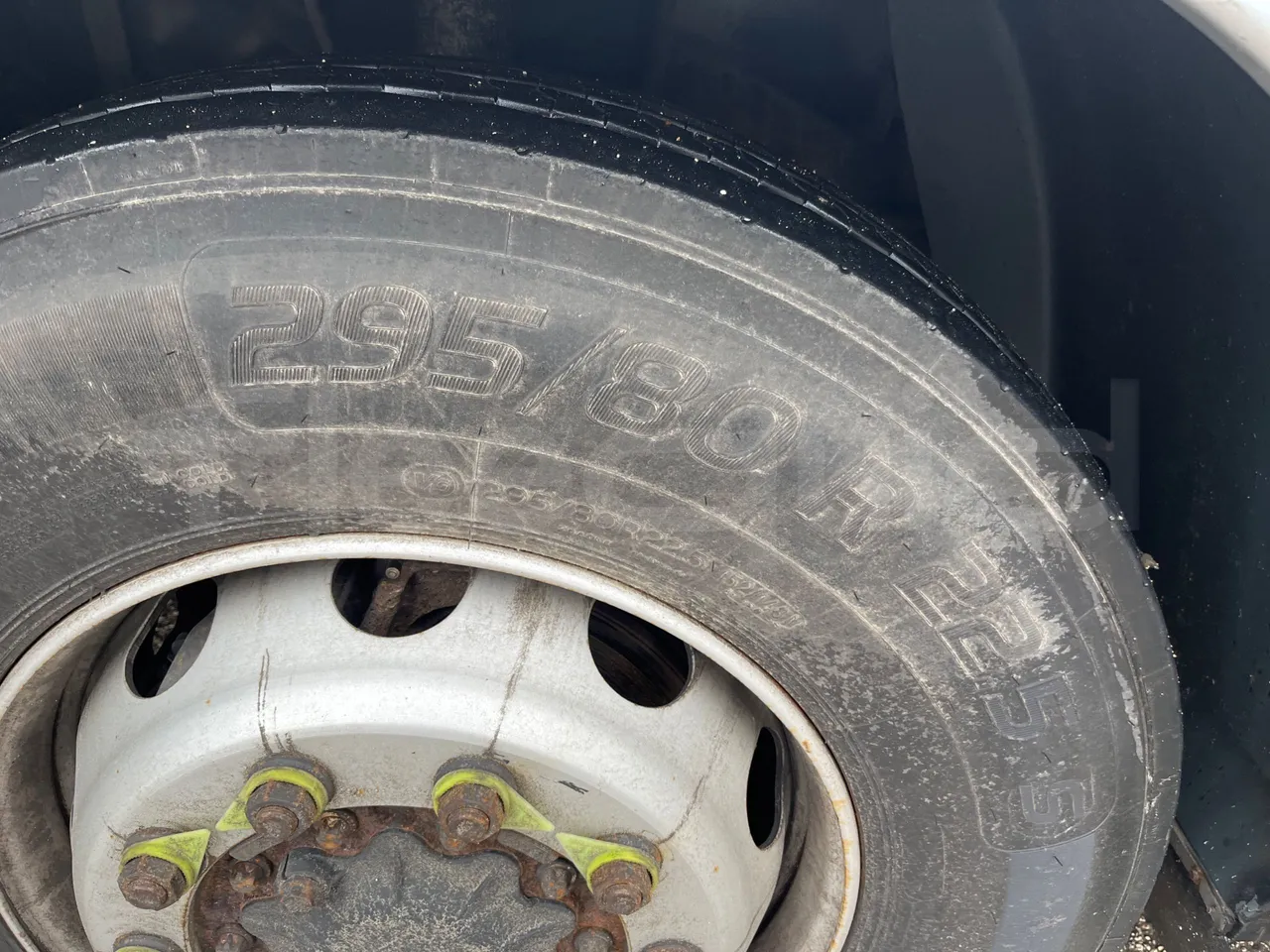 Irisbus 397E.12 397E.12 - Euro5 - 331kW -  12.410mt - front left tire measurements