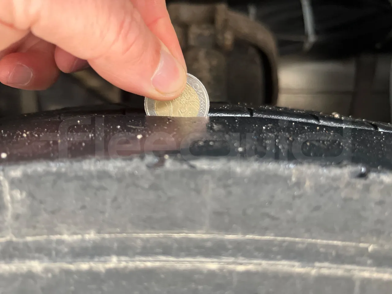 Irisbus 397E.12 397E.12 - Euro5 - 331kW -  12.410mt - rear left tire photo